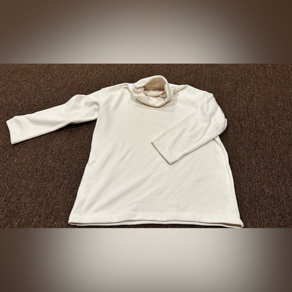 EUC Women’s L oversized cowl turtle neck Uniqlo sweater comfy cozy soft warm - Picture 1 of 2